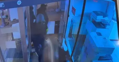 টরন্টোর বাংলা টাউনে মেঘা জুয়েলার্সে ভয়াবহ চুরি, চোরচক্র পালিয়েছে
