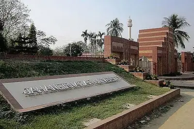 শৃঙ্খলাভঙ্গের অভিযোগে জাবি ছাত্রদলের তিন নেতাকে শোকজ
