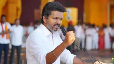 শপথ নিয়ে ফ্রি বিদ্যুতের ঘোষণা বিজয়ের