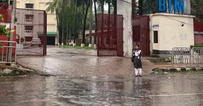 রাজধানীতে ভারী বর্ষণ, আগামী ২৪ ঘণ্টায় আরও বৃষ্টির আভাস