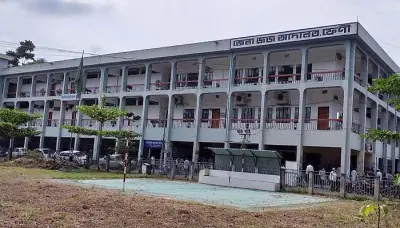 ফেনীতে আদালতে যৌতুক মামলায় নারীর বিষপান, হাসপাতালে ভর্তি