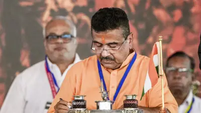বাংলাদেশ সীমান্তে কাঁটাতার, মন্ত্রীর মন্ত্রীত্ব ছাড়ার প্রস্তুতি, ইয়াবা আটক, নদীবন্দরে সতর্কতা