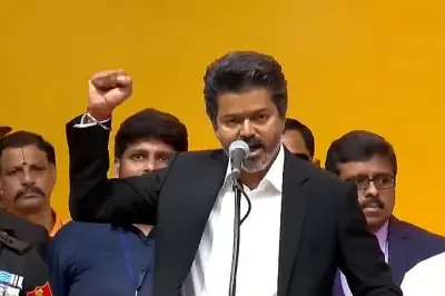 তামিলনাড়ুতে ৭১৭ সরকারি মদের দোকান বন্ধের নির্দেশ মুখ্যমন্ত্রী বিজয়ের