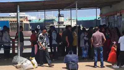 ভাড়া কমায় বন্ধ স্পিডবোট, চট্টগ্রাম-সন্দ্বীপ রুটে যাত্রী দুর্ভোগ