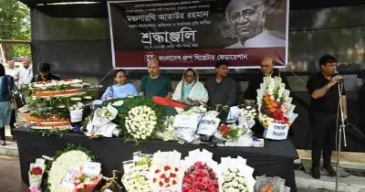 আতাউর রহমানকে শেষ শ্রদ্ধা জানাতে কেন্দ্রীয় শহীদ মিনারে মানুষের ঢল
