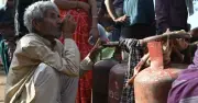 ভারতে জ্বালানি মূল্যবৃদ্ধি: রমেশের দোকানে গ্রাহক কমেছে, দুশ্চিন্তা বেড়েছে