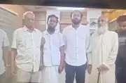 চাঁদাবাজির অভিযোগে আটক দুইজনকে থানা থেকে ছাড়িয়ে নিলেন বিএনপি নেতা