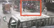 মোহাম্মদপুরে কলেজ শিক্ষার্থীকে প্রকাশ্যে সংঘবদ্ধ ছিনতাই