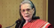 সোনিয়া গান্ধী হাসপাতাল থেকে ছাড়া পেয়ে বাড়ি ফিরেছেন