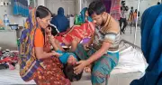হামে আক্রান্ত চার সন্তানকে নিয়ে হাসপাতালে মায়ের হাহাকার