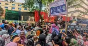 টিসিবির ট্রাক সেলে ভিড় বাড়ছে, দামে নাগালের বাইরে নিত্যপণ্য