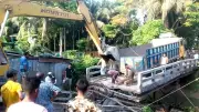 ব্রিজ ভেঙে খালে ট্রাক, বিচ্ছিন্ন ১০ গ্রামের যোগাযোগ