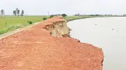 অলওয়েদার সড়ক নদীভাঙনে বিলীন, দায় ঠেলাঠেলি দুই দপ্তরে