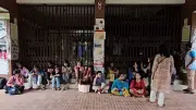 ছাত্রীকে ধর্ষণচেষ্টা: জাবি প্রশাসনিক ভবনেও তালা শিক্ষার্থীদের
