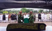 প্রধানমন্ত্রী তারেক রহমানের মিজানুর রহমান সিনহার জানাজায় অংশগ্রহণ