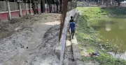 ধুনটে গাইডওয়াল হেলে পড়ায় গুণগত মান নিয়ে প্রশ্ন