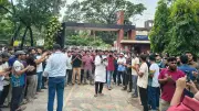 ডুয়েটে ব্লকেড, নতুন ভিসিকে ক্যাম্পাসে ঢুকতে বাধা