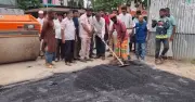 ঠাকুরগাঁওয়ে বোর্ডহাটে কংক্রিট রাস্তা মেরামতের কাজ শুরু