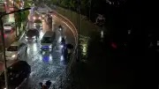 সাভারে সড়ক দুর্ঘটনায় নিহত ৩, আহত ৫