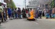 পাটকল শ্রমিকদের মহাসড়ক অবরোধ, কাঁচা পাট রফতানি চালুর দাবি