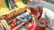 সাশ্রয়ী মূল্যে টিসিবির পণ্য কিনে স্বস্তি রিকশাচালকের