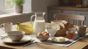 সকালে ডিমের সঙ্গে যেসব খাবার এড়িয়ে চলবেন
