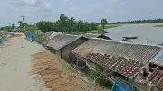 আম্পানের ছয় বছর পরও ভাঙা বাঁধে মানবেতর জীবন প্রতাপনগরে