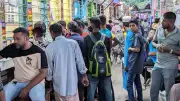 ঈদ যাত্রায় গাবতলীতে চাপ, ট্রেনের ছাদে ভ্রমণ ঠেকাতে তিন স্তরের নিরাপত্তা