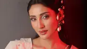ঈদে পরিমিত গয়না ও হালকা মেকআপের সাজ
