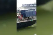 নৌকায় পুলিশের লাশবাহী ভ্যান, যোগাযোগব্যবস্থার চিত্র