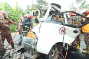 ফরিদপুরে বাস-অ্যাম্বুলেন্স সংঘর্ষে ৫ নিহত