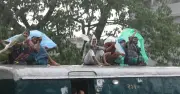 ঘোড়াশালে ট্রেনের ছাদে বজ্রপাতে একজনের মৃত্যু