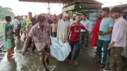 নরসিংদীতে ট্রেনের ছাদে বজ্রপাতে যুবকের মৃত্যু