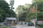 সীতাকুণ্ডে ইয়াসিন বাহিনীর ক্যাম্পে র‍্যাবের অভিযান, পাল্টা গুলি