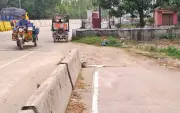 জমি বুঝে না পাওয়ায় সার্ভিস লেন নির্মাণ হয়নি, দুর্ঘটনার শঙ্কা