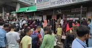 ঈদের ছুটির দ্বিতীয় দিনেও রাজধানী ছাড়ছেন ঘরমুখো মানুষ