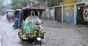 ঢাকায় টানা বৃষ্টি ও ঝড়ে জলাবদ্ধতা, ঈদযাত্রায় ভোগান্তি