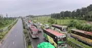 ঢাকা-টাঙ্গাইল মহাসড়কে ২৭ কিমি যানজট, ঈদযাত্রায় ভোগান্তি