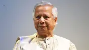 প্যারিস গেলেন ড. ইউনূস, বিমানবন্দরে ভিআইপি প্রোটোকল