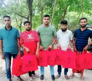 রাজশাহীতে তরুণদের নীরব ঈদ উপহার বিতরণ, মুগ্ধ গ্রামবাসী
