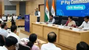 ভারতে সরকারি চাকরিজীবীদের বেতন ৪০০% বাড়ানোর প্রস্তাব