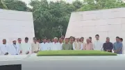 ঈদুল আজহার দিনে জিয়ার কবরে তারেক রহমান ও স্ত্রী