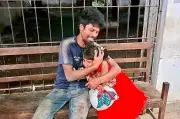 নরসিংদী রেলস্টেশনে ট্রেনের ধাক্কায় মা ও শিশুপুত্র নিহত