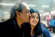 কারিনা কায়সারকে নিয়ে বাবার আবেগঘন ঈদ স্মৃতি