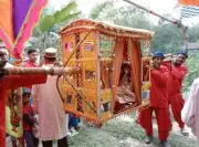 সন্ধ্যার পালকি: ঐতিহ্যের স্মৃতি ও বর্তমানের বাস্তবতা