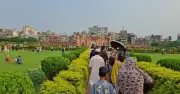 ঈদুল আজহায় লালবাগ কেল্লায় দর্শনার্থীদের মিলনমেলা