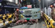 বাসের ব্রেক ফেল, যাত্রী বাঁচাতে গিয়ে হেলপারের মর্মান্তিক মৃত্যু