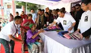 জিয়াউর রহমানের শাহাদাতবার্ষিকীতে তারেক রহমানের বস্ত্র বিতরণ