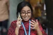 ইংরেজি ২য় পত্র: মডিফায়ার ব্যবহার করে বাক্য সম্পূর্ণ করুন