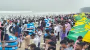ঈদুল আজহার ছুটিতে কক্সবাজারে পর্যটকের ঢল, ফাঁকা ঢাকার সড়ক